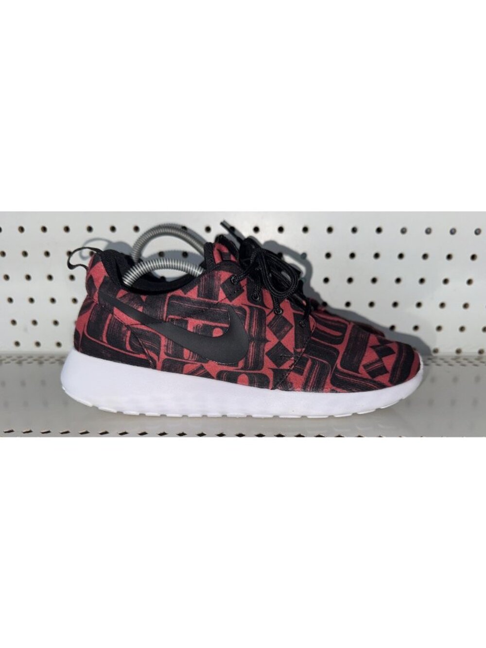 Nike Roshe One Print Ember Glow Womens Athletic Running Shoes Size 8 Red Black